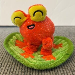 BARK Tiana Tomato Frog plush dog toy Madagascar unleashed Barkbox XS/small dogs